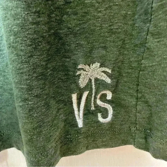 Victoria’s Secret T-Shirt Front Pocket Green / White Embroidery Size Extra Large - Picture 4 of 16